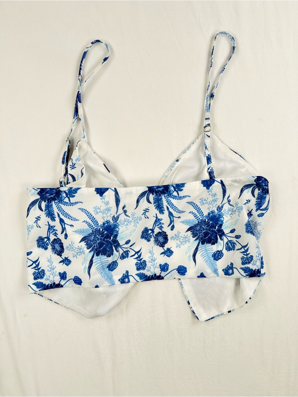 Tiger Mist White and Blue Floral Tie-Front Crop - Picture 2 of 6